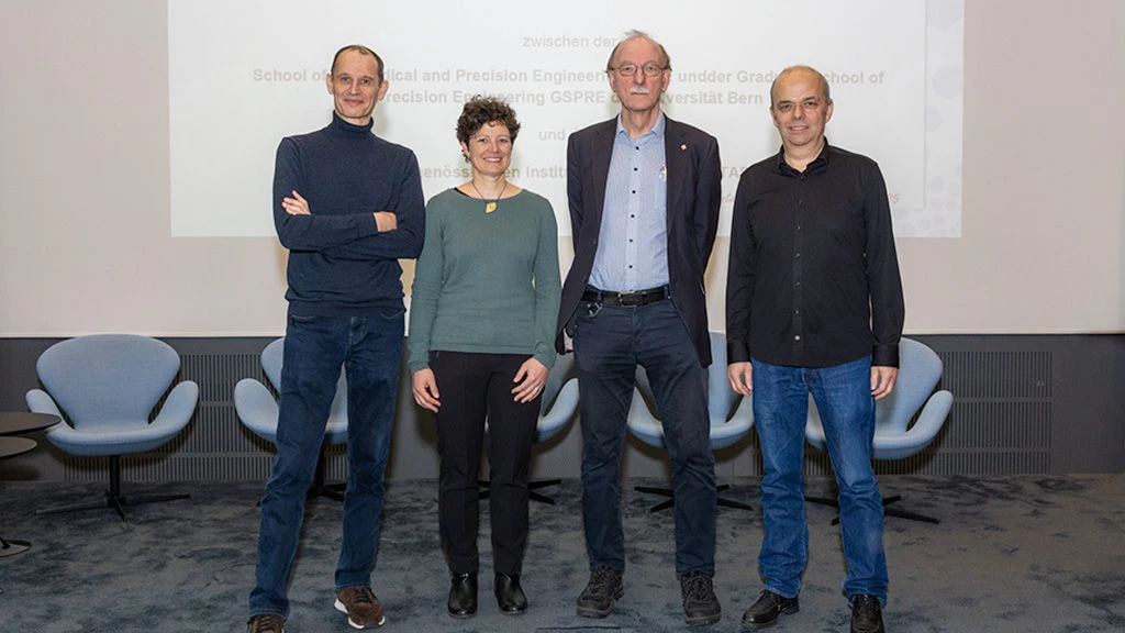 Dr. Hugo Lehmann, Chief Partnership and Technology Transfer Officer METAS, Dr. Susanne Heinzer, coordinatrice Graduate School of Precision Engineering, Prof. Jürgen Burger, Responsable de la filière et de la Graduate School of Precision Engineering et Dr. Peter Blattner, Chief Metrology Officer METAS (de g. à dr.).